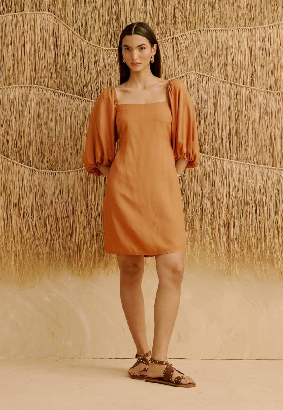 Vestido Curto Liso Manga Bufante