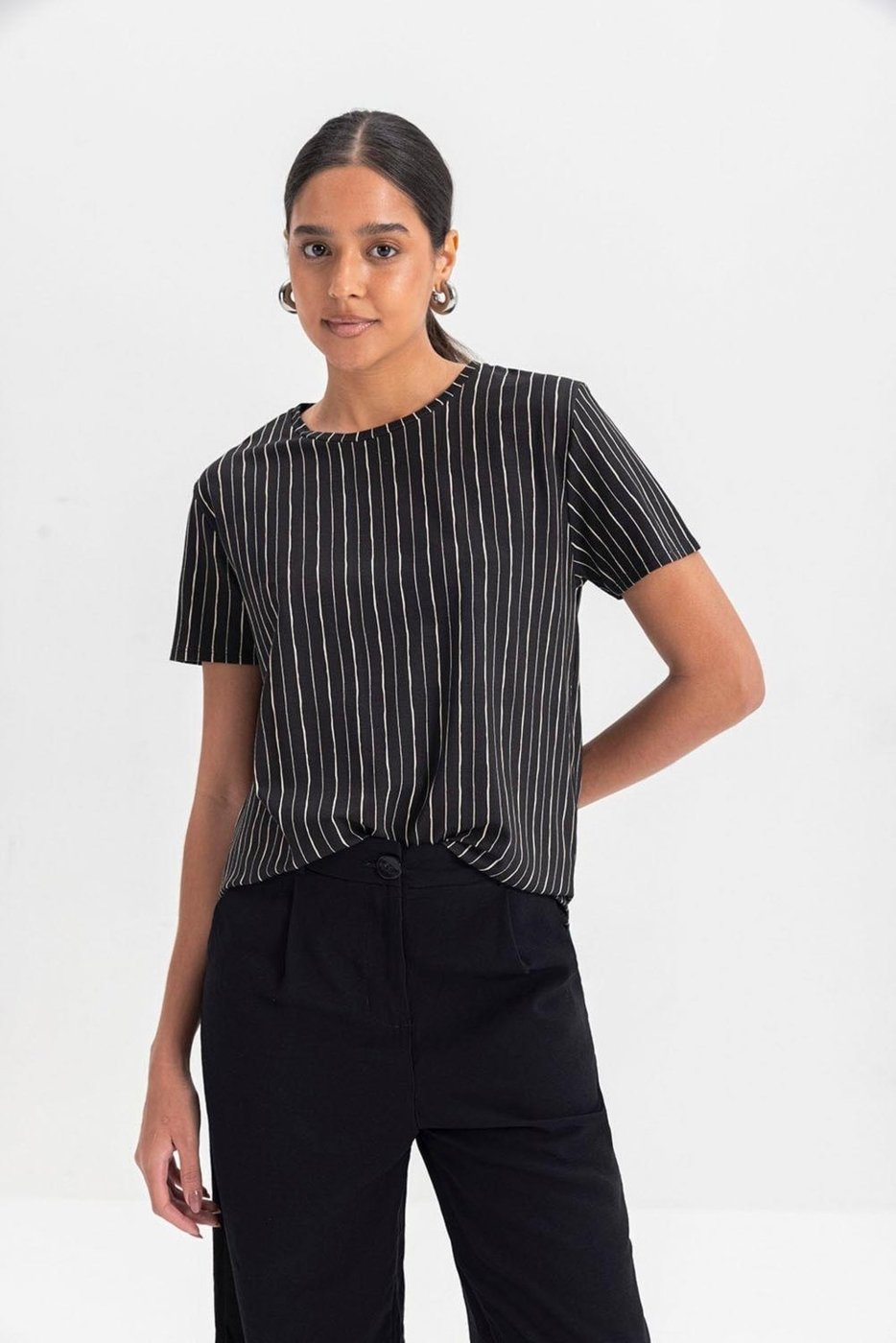 Imagem principal Blusa Feminina Com Listras Essendi preto Essendi preto