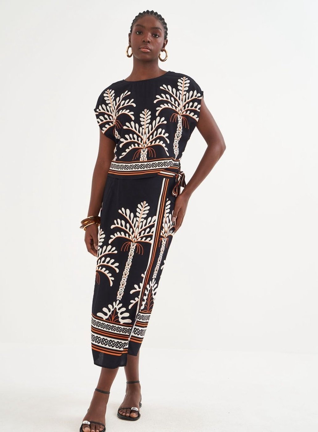 Imagem principal Blusa Estampada Reta Floral Colcci preto Colcci preto