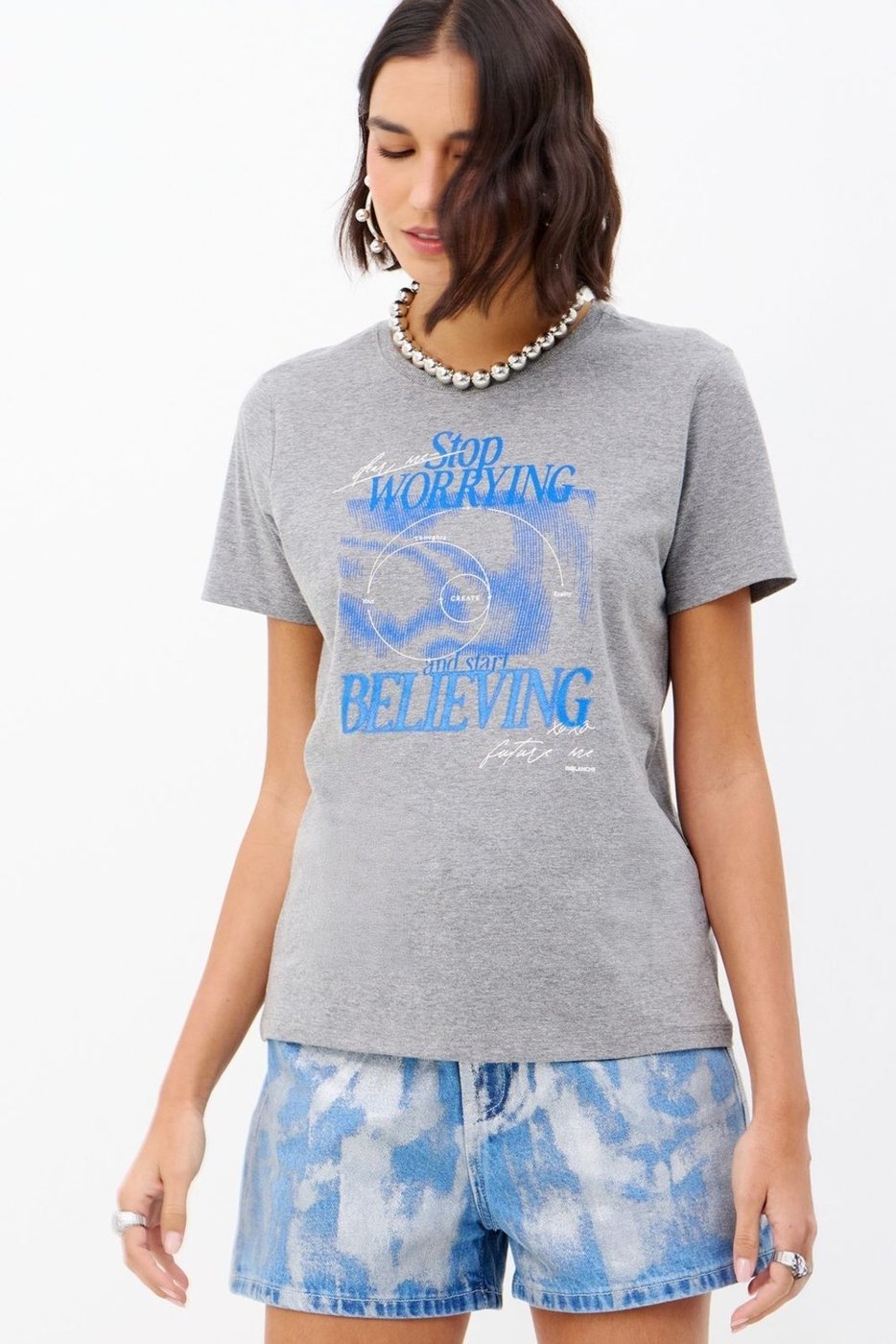 Imagem principal T-Shirt Believing Feminina Inblanche cinza Inblanche cinza