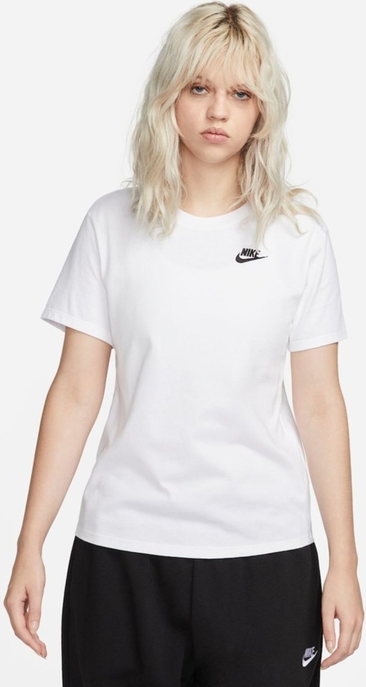 Imagem principal Camiseta Nike Sportswear Club Essentials Feminina branco Nike branco