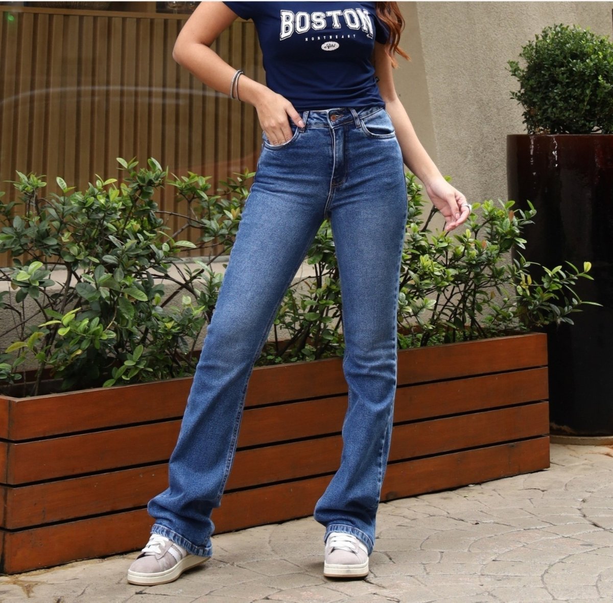 Calça Jeans Flare Barra Normal Feminino Revanche Sopianas