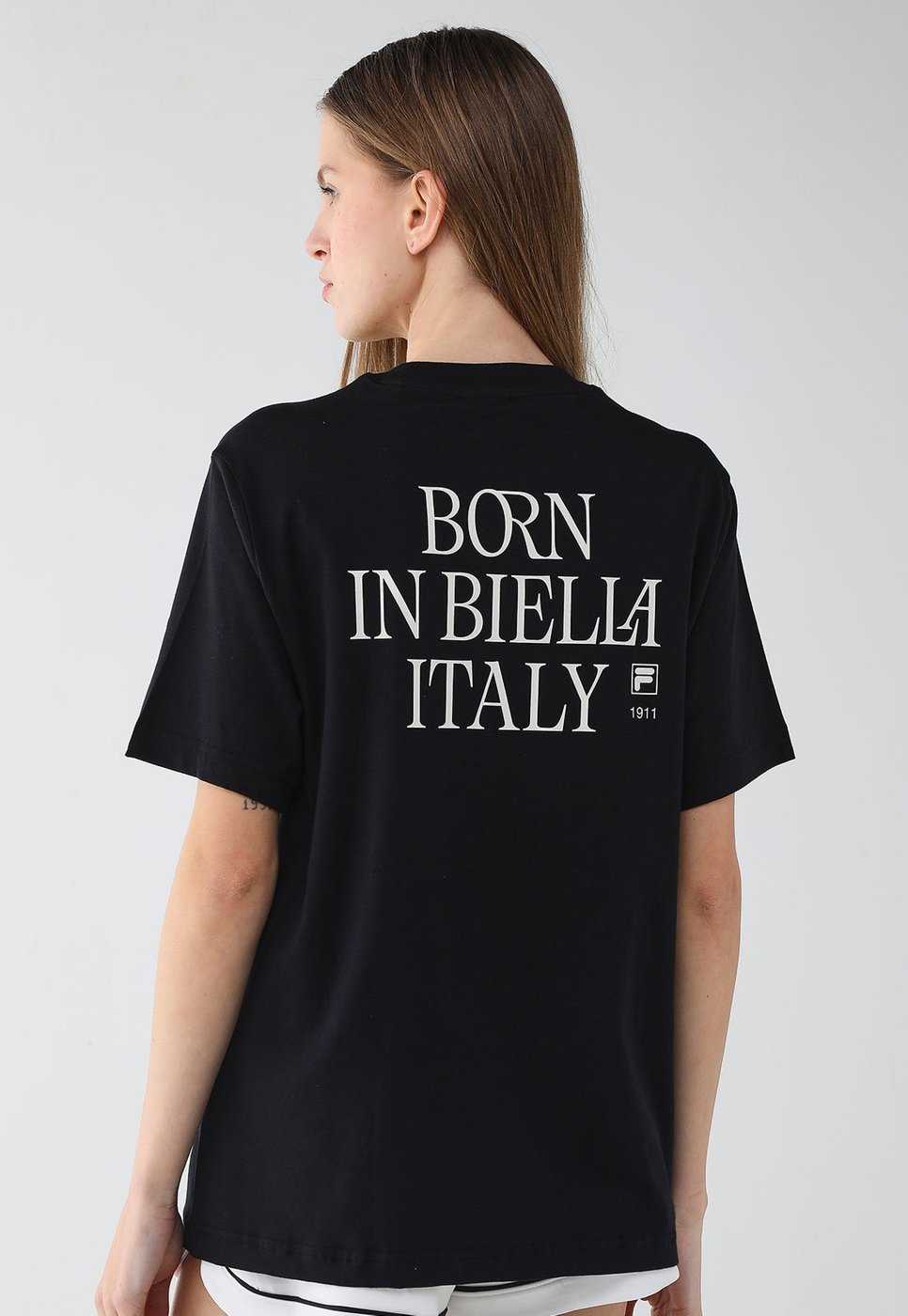 Imagem principal Camiseta Feminina Fila Oversized Letter Grap Preta preto Fila preto