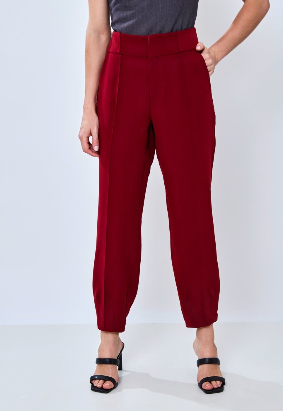 Calça Cigarrete Carrot Alfaiataria Cherry Red Miss Joy 8041 Feminino Vinho