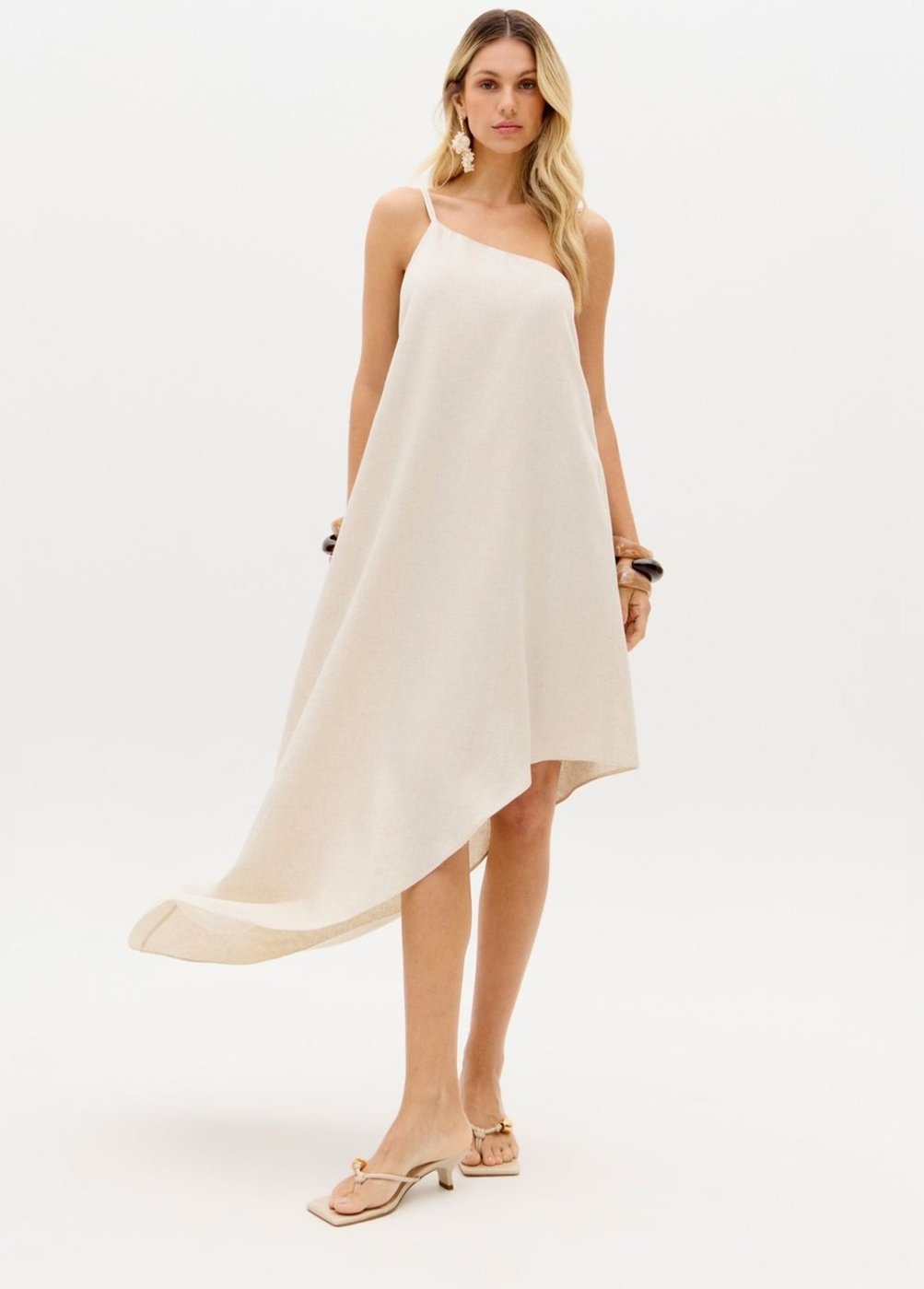 Vestido Assimétrico Com Linho