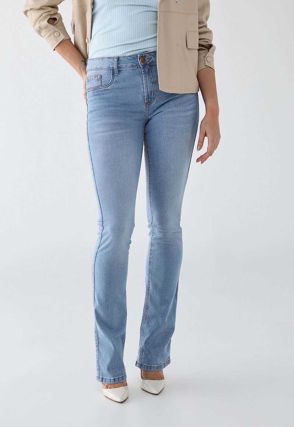 Calça Feminina Lança Perfume Boot Cut Hera Cintura Alta Claro