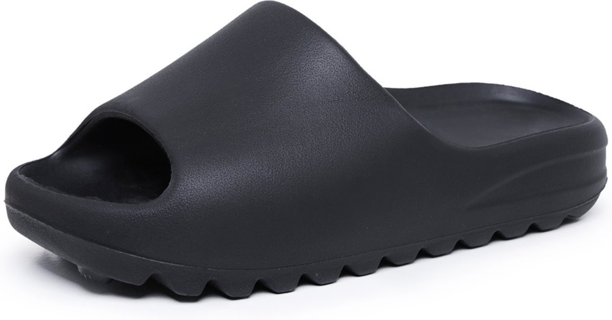 Imagem principal Chinelo Feminino Yeeze Slide Nuvem Ortopédico Antiderrapante Conforto OUSY SHOES preto OUSY SHOES preto