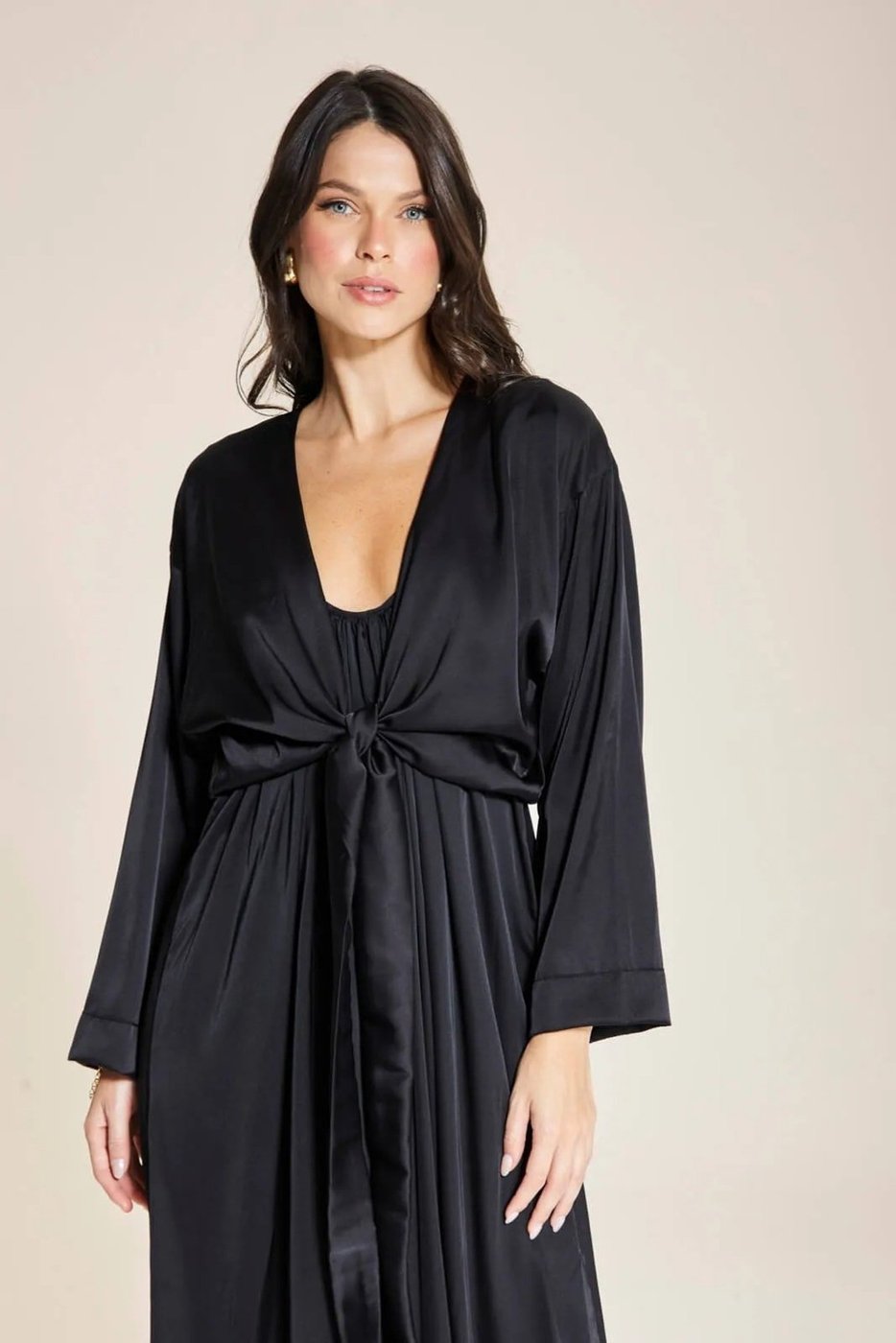 Imagem principal Blusa Cetim Leve Laço Glam preto preto