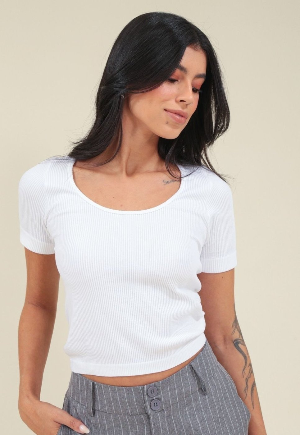 Blusa Pop Me Em Poliamida Sem Costura Manga Curta Off-White