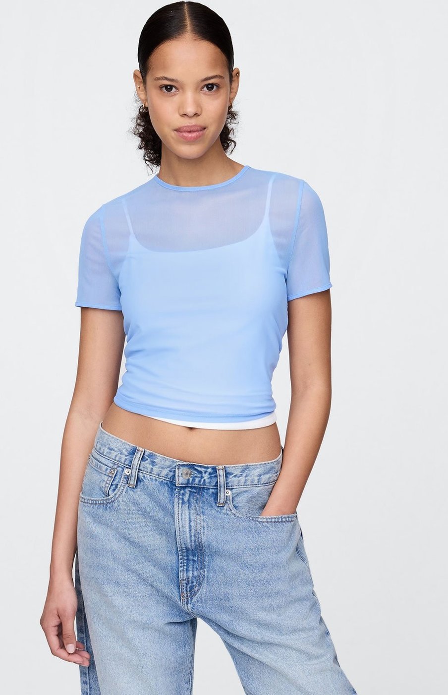 Camiseta Cropped GAP Ajustada com Tule