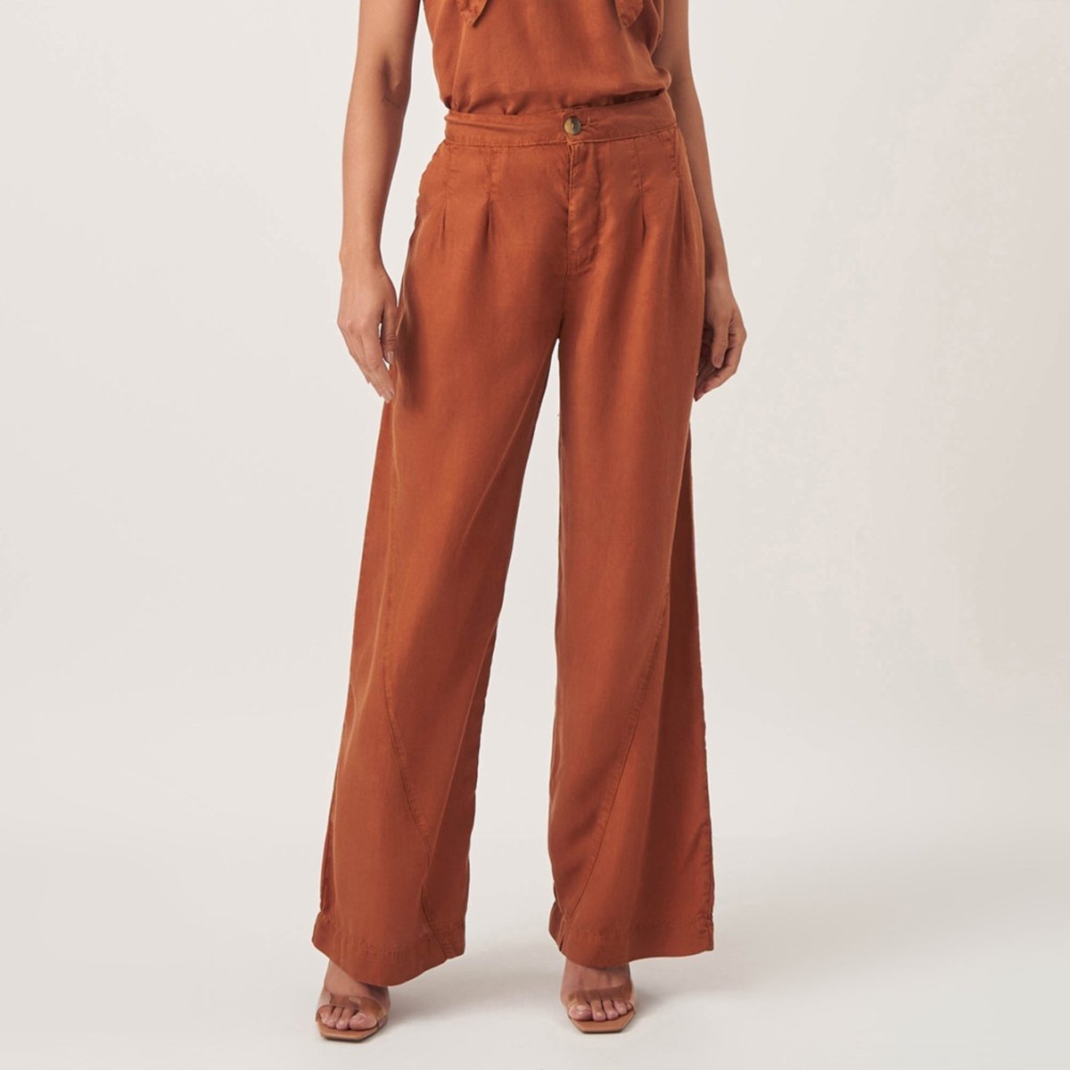 Calça Jeans Color Leve Wide Leg Pregas Terroso