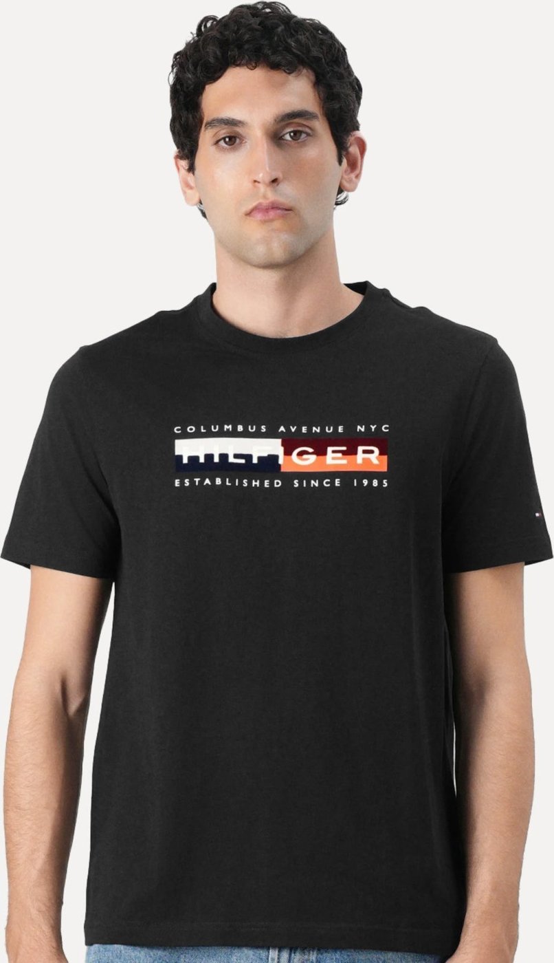 Imagem principal Camiseta Tommy Hilfiger Masculina Colour Block Graphic Preta preto Tommy Hilfiger preto