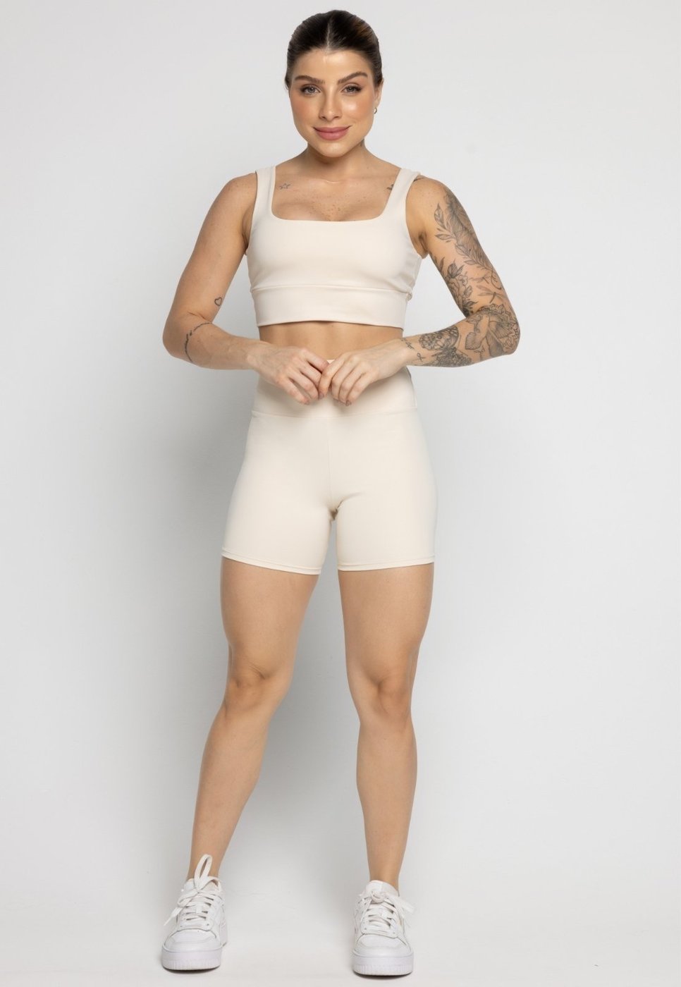 Imagem principal Conjunto Vekyo Top Alça Grossa e Short Poliamida Fitness Cintura Alta Poliamida Off White off-white white VEKYO off-white white