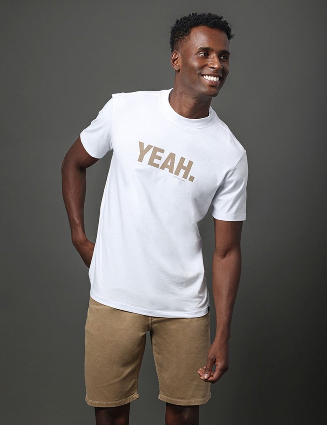 Imagem principal Bermuda Masculina Color Moletom Calvin Klein Jeans - Caqui Medio cáqui caqui Calvin Klein Jeans cáqui caqui