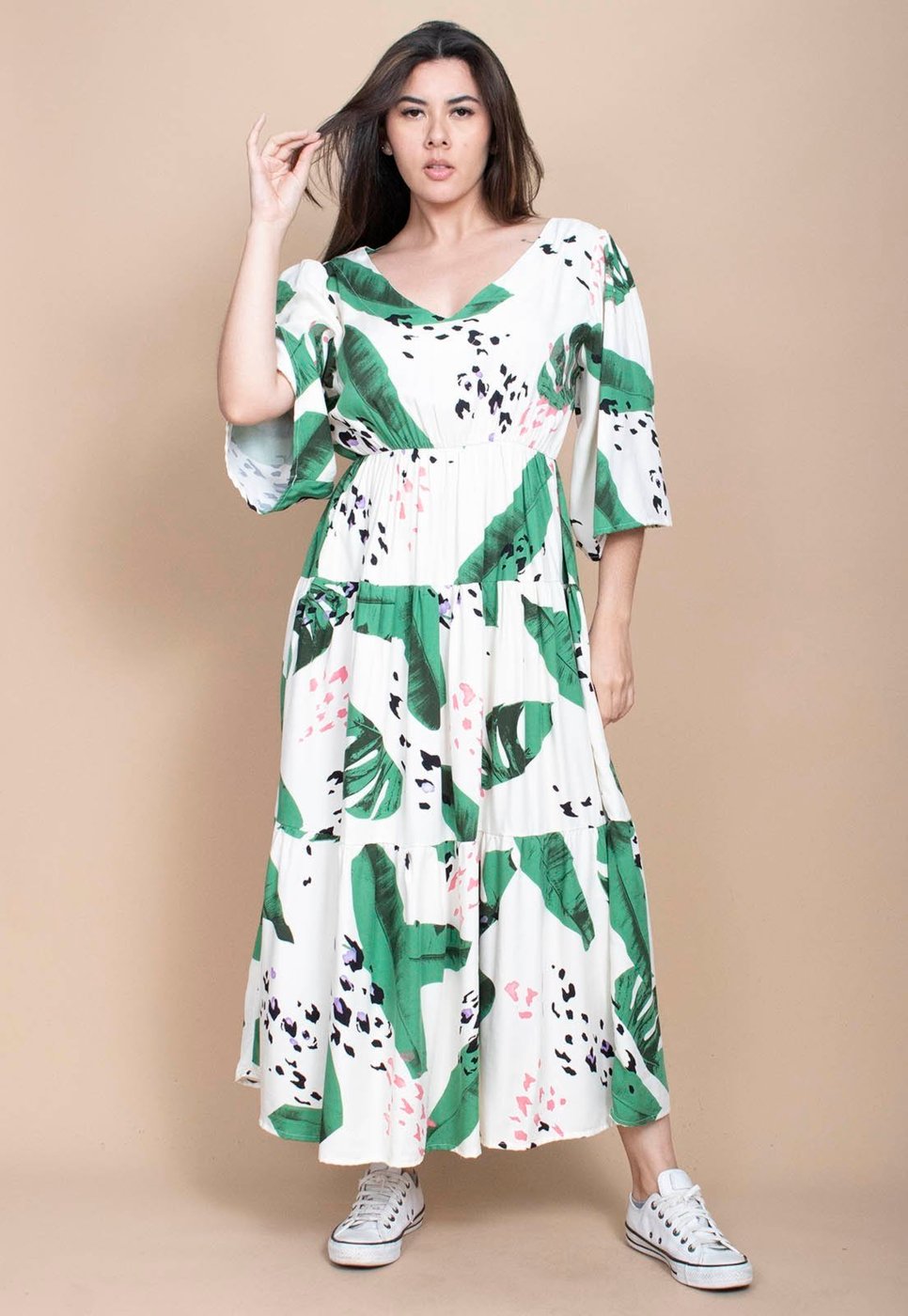 Imagem principal Vestido Longo Cabanafree Plano com Manga e Camadas Estampa Folhagem Poética estampado/preto/verde Cabanafree estampado/preto/verde