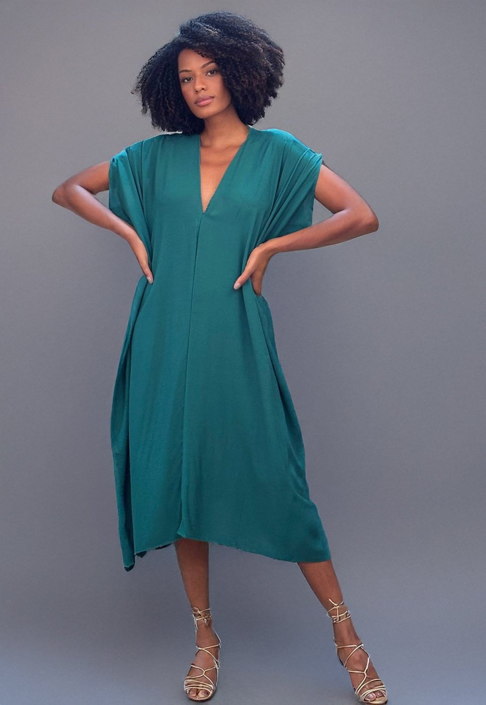 Vestido Amazonia Vital Kaftan Detalhes nas Costas Musgo