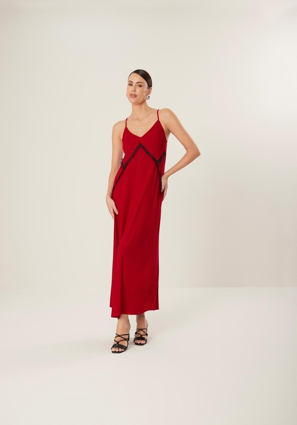 Vestido Midi Chá De Alças Em Viscose Com Detalhes Frontais