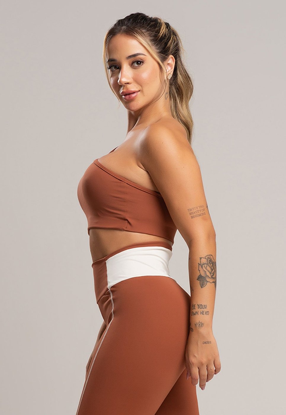 Imagem principal Top Cropped MVB Modas Fitness Duplo Alcinha Poliamida Mousse marrom Mvb Modas marrom