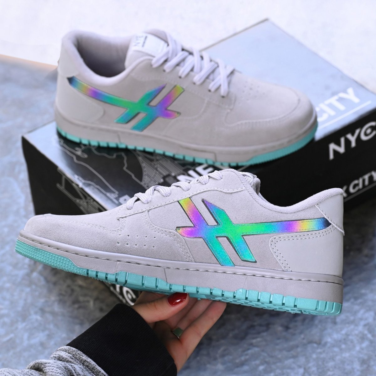 Imagem principal Tenis Skatista Refletivo Nyc Shoes Lançamento Com Estilo NYC CM40 Femenino e Masculino NYC NEW YORK CITY SHOES multicolorido/preto/vermelho NYC NEW YORK CITY SHOES multicolorido/preto/vermelho