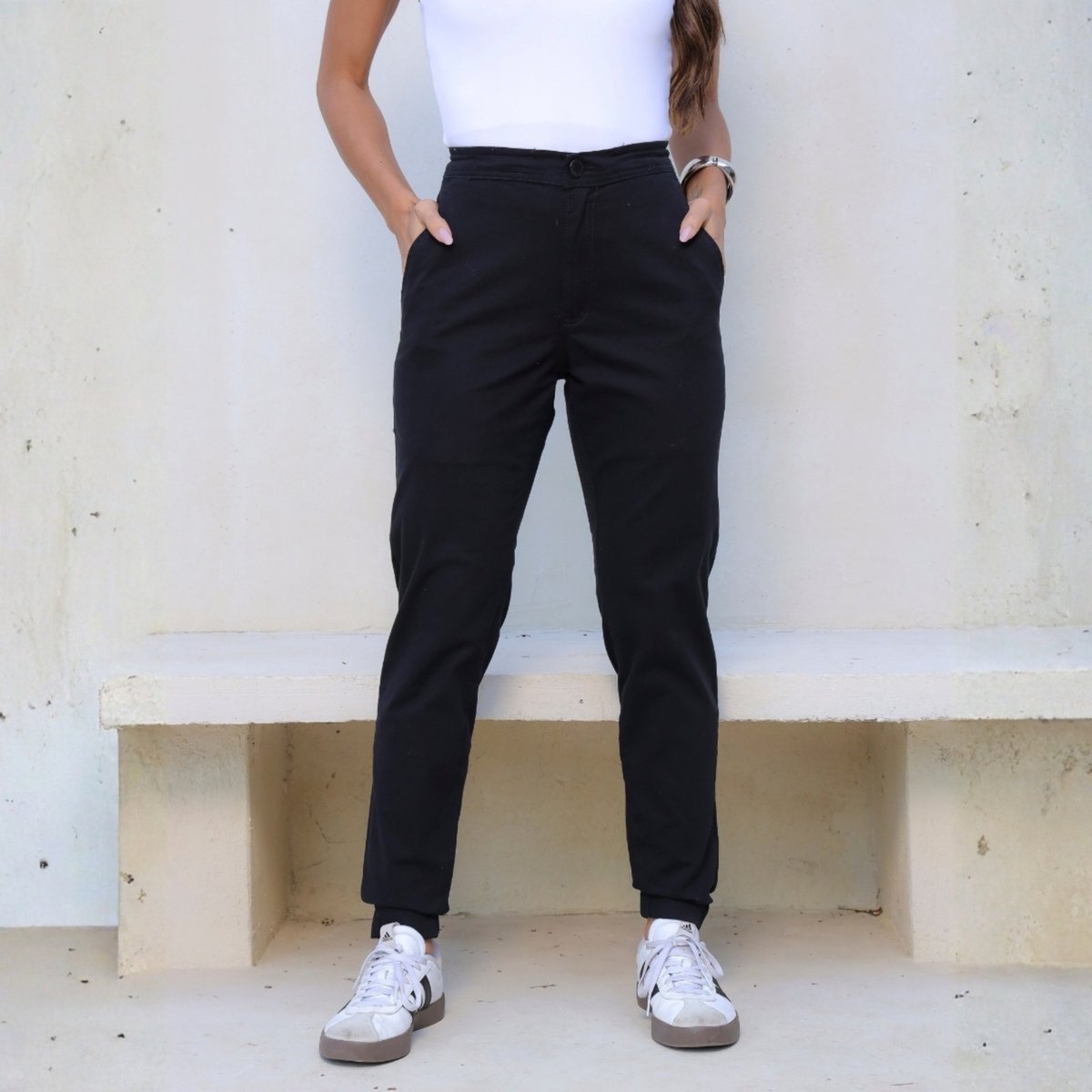 Calça Jogger Sarja Feminina Bolso-Faca Comfy Revanche Brampton