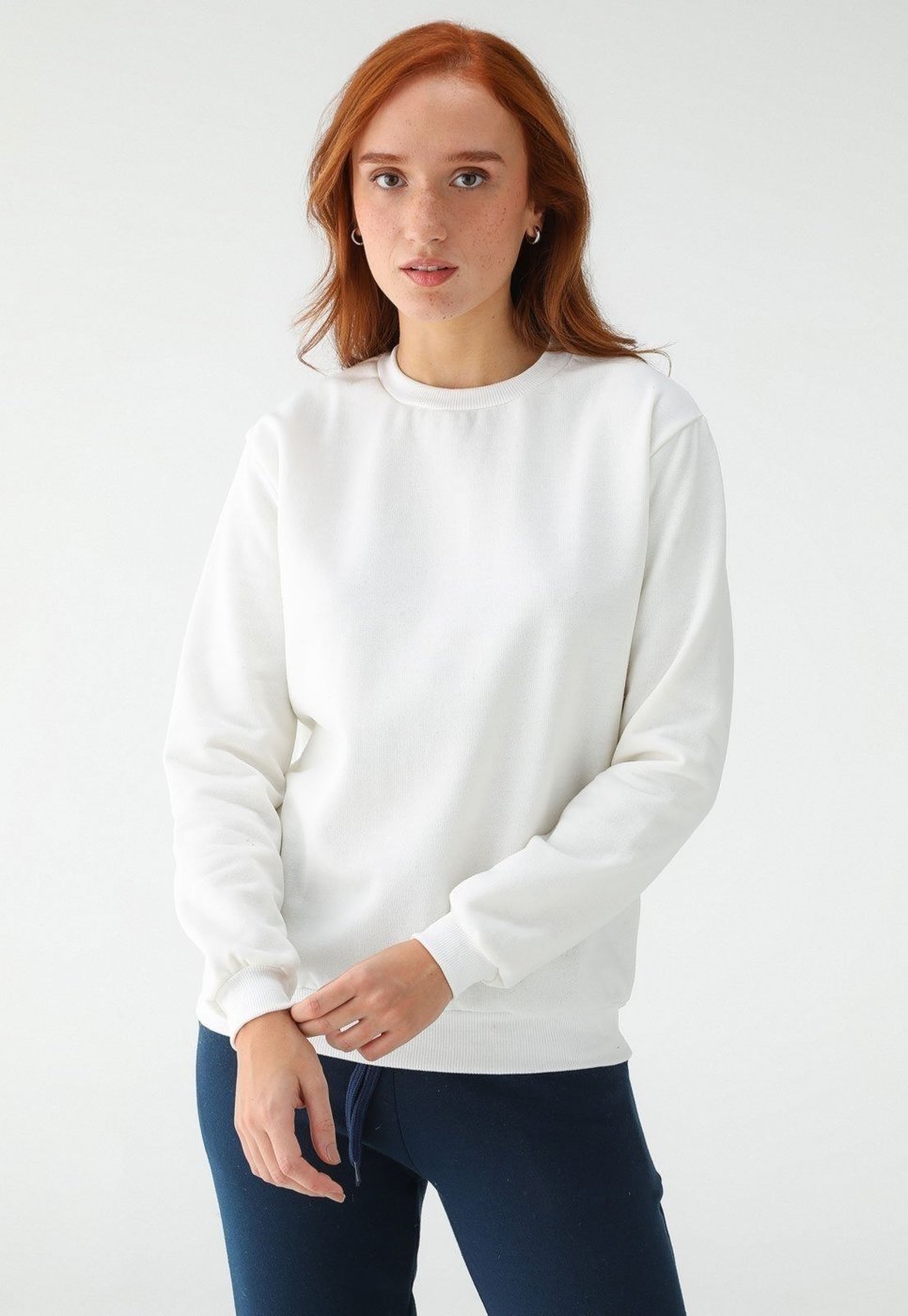 Imagem principal Blusa de Frio Moletom Feminino Flanelado Benellys Liso Gola Redonda Off White branco white Benellys branco white