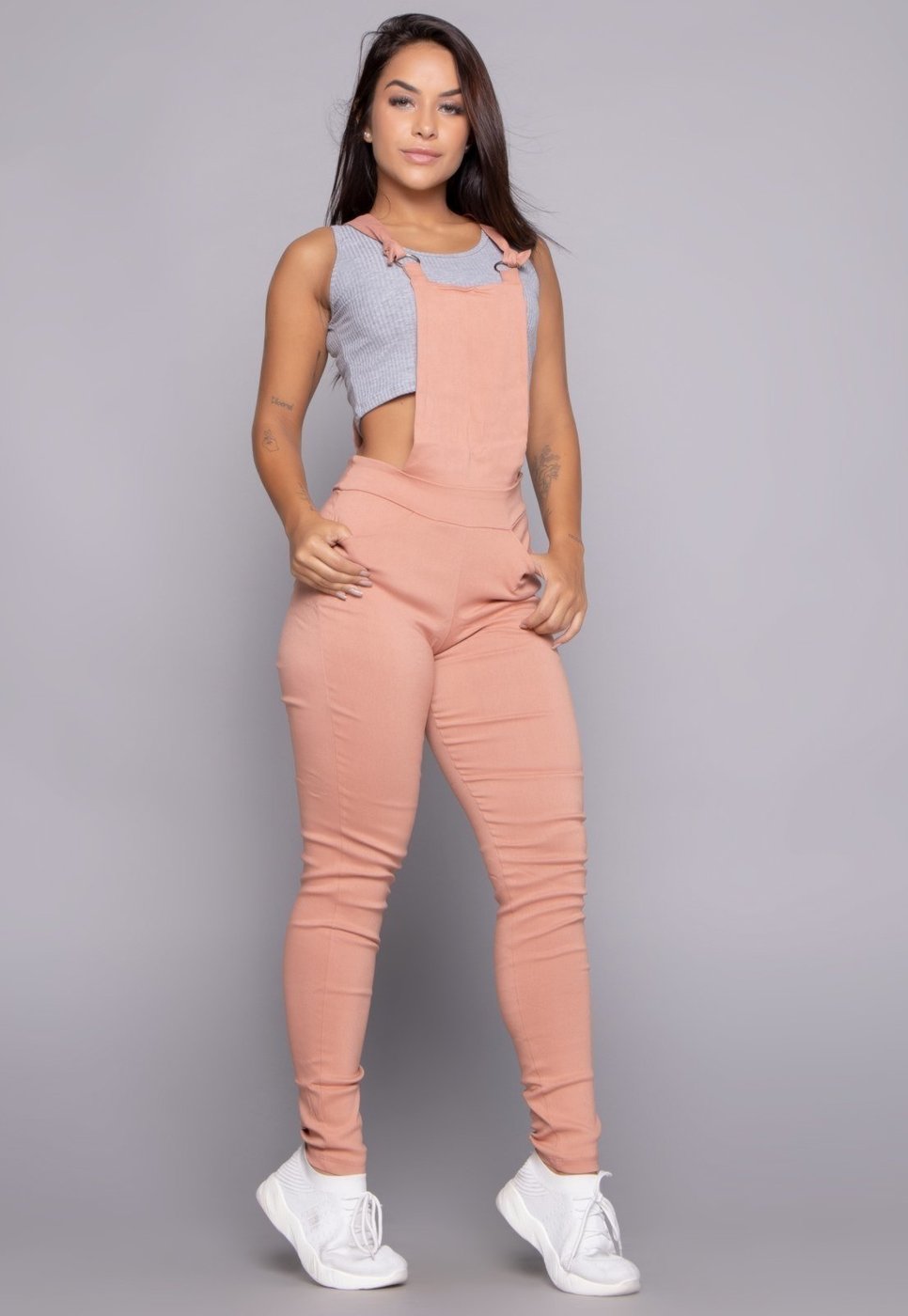 Macacão Jardineira Vekyo Bengaline Goiaba