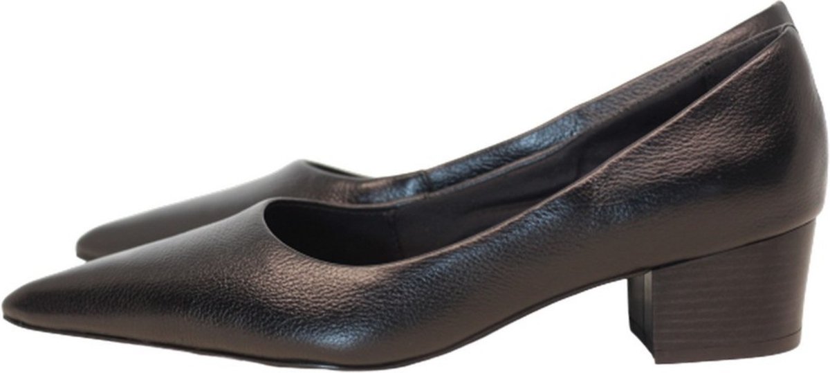 Imagem principal Scarpin Bico Fino em Couro Salto Grosso 4 cm Spinelli preto Spinelli preto