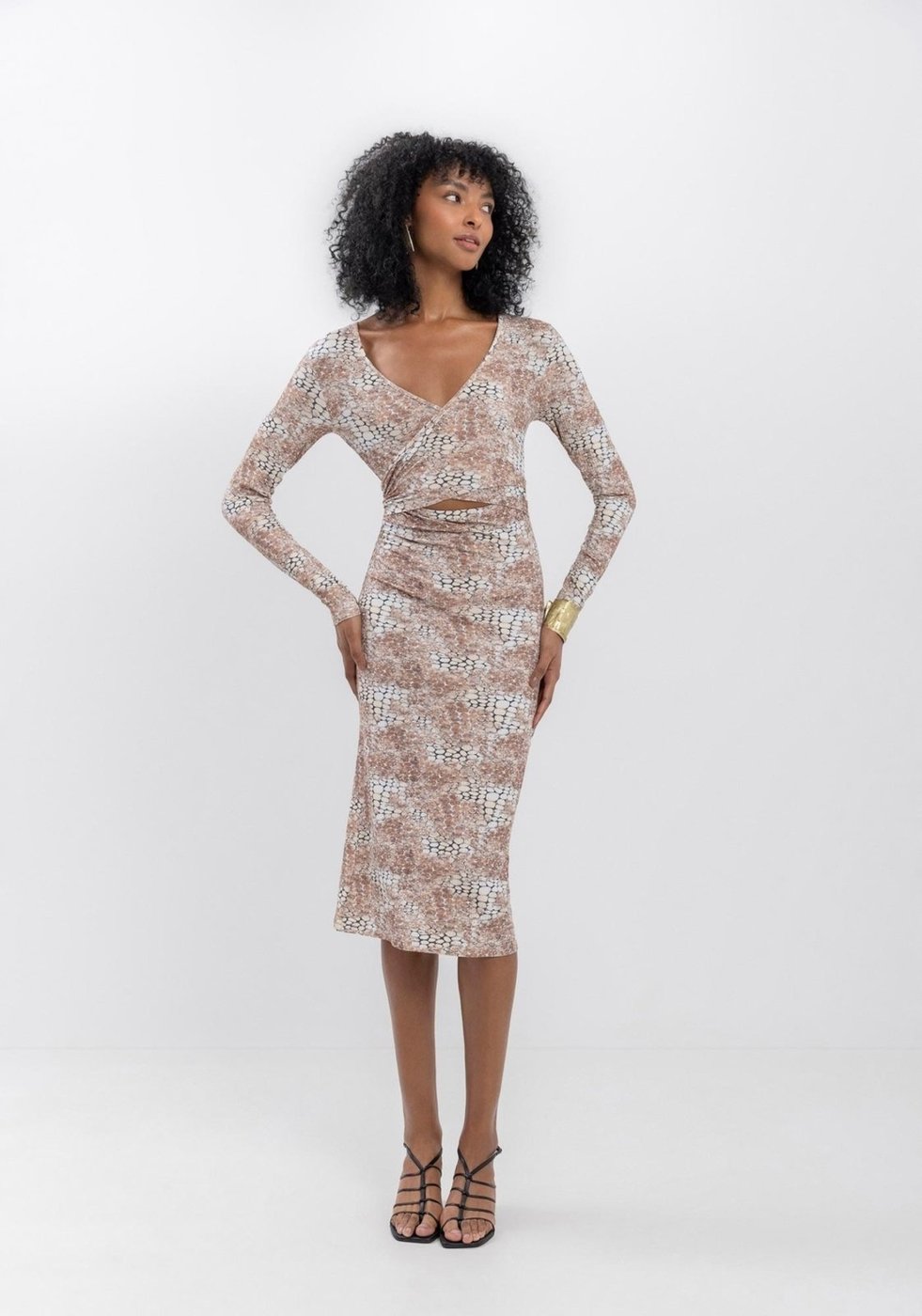 Vestido Estampado Midi Em Malha Canelada Com Recorte Frontal