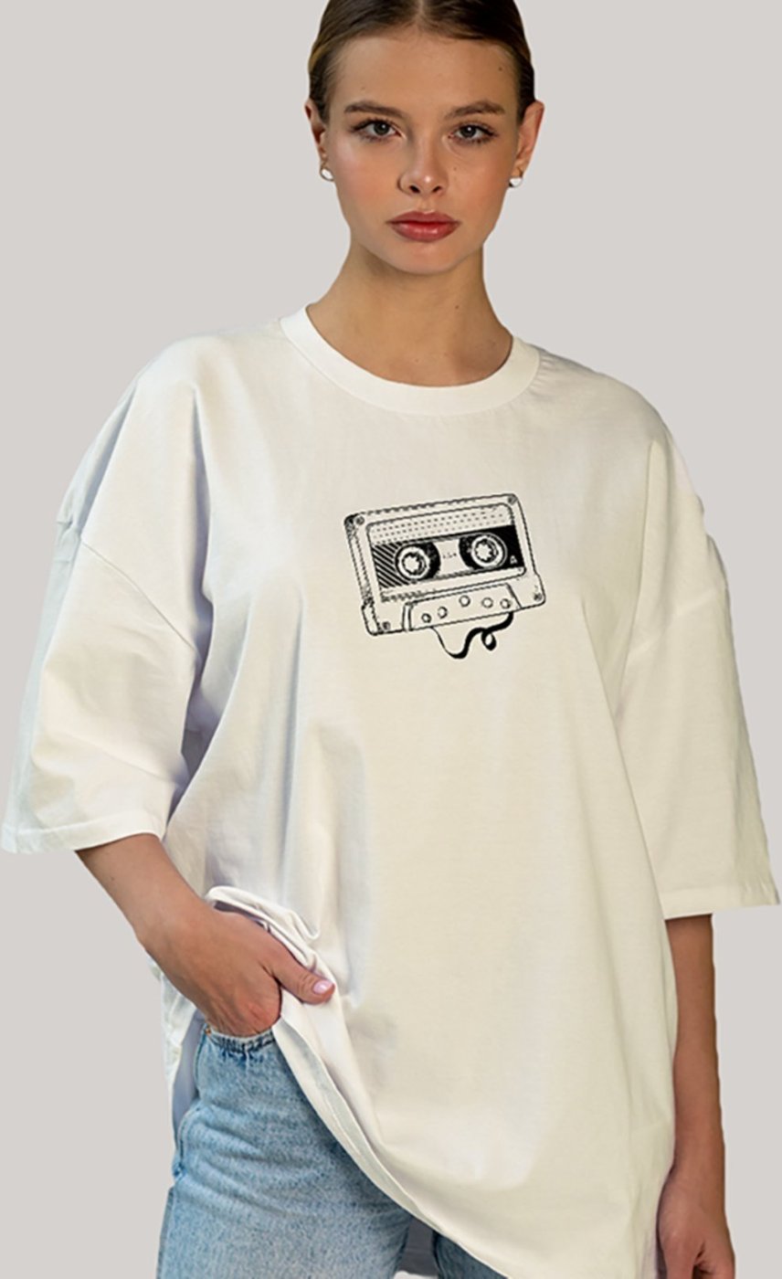 Imagem principal Camiseta Ousy Unissex Streetwear Retro Cassette Face Visual Exclusivo Oversized Off White off-white white ousy off-white white