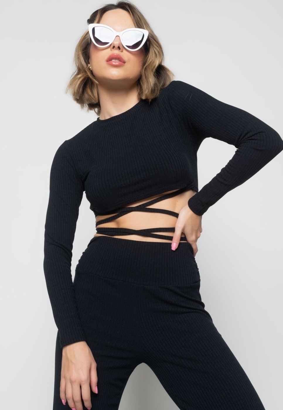 Imagem principal Cropped Gola Redonda Manga Longa Com Tiras Malha Canelada Salvatore Fashion preto Salvatore Fashion preto