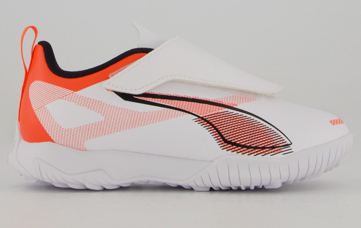Chuteira Puma Ultra 5 Play V TT Society Branca e Laranja