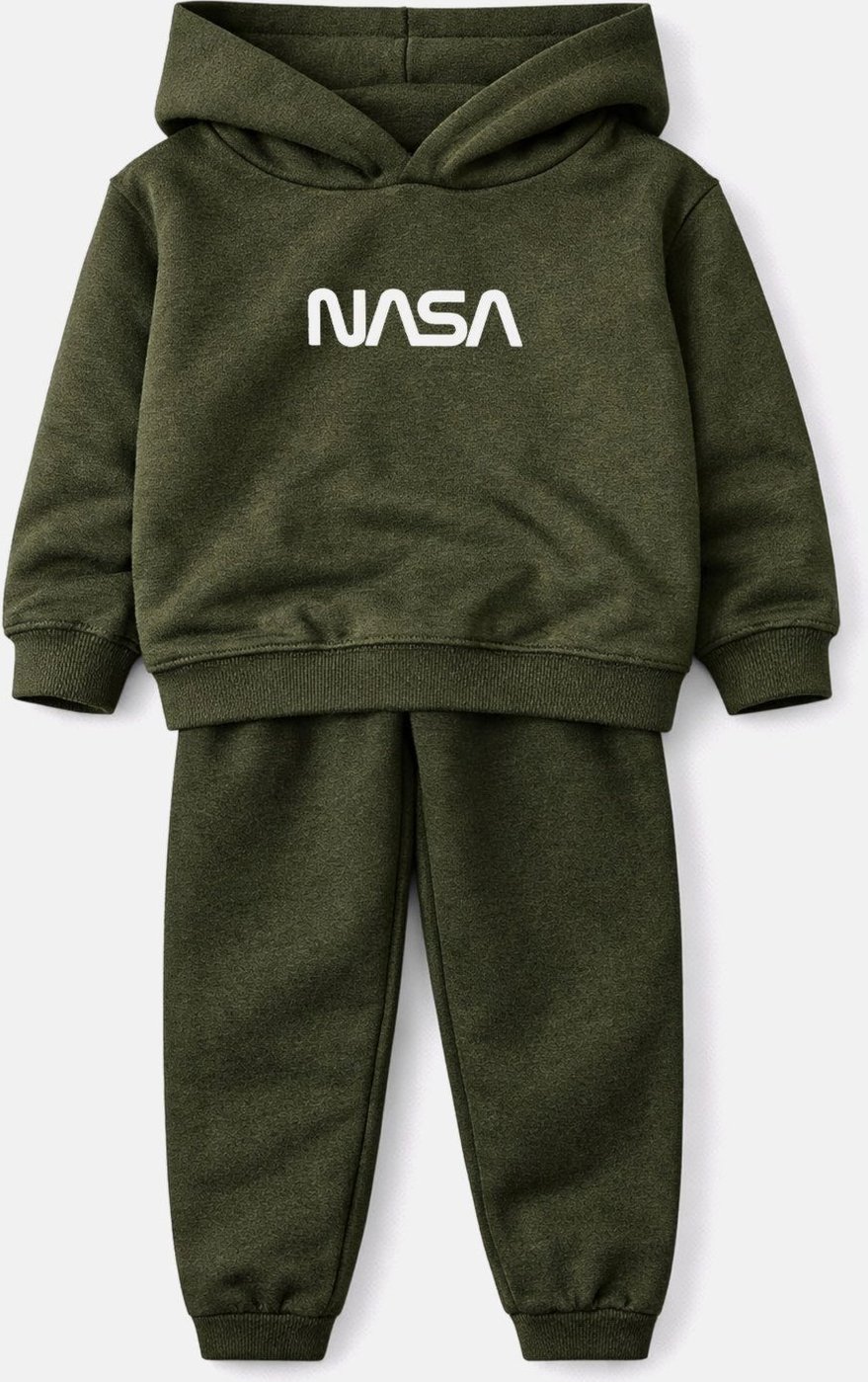 Imagem principal Infantil - Conjunto Moletom Peluciado Nasa - Verde Musgo Babei no Look verde oliva Babei no Look verde oliva