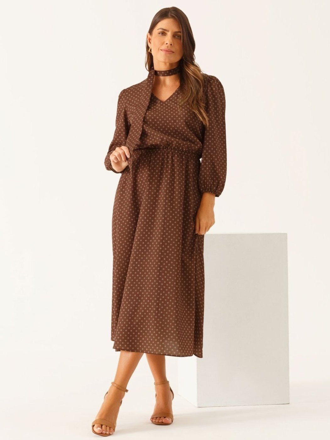 Vestido Longuete Decote V em Crepe Yohara