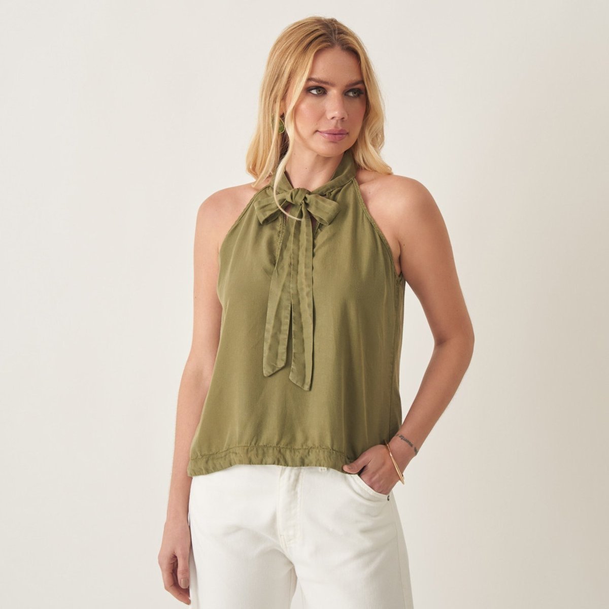 Blusa Tencel Laço Pescoço Cava Americana