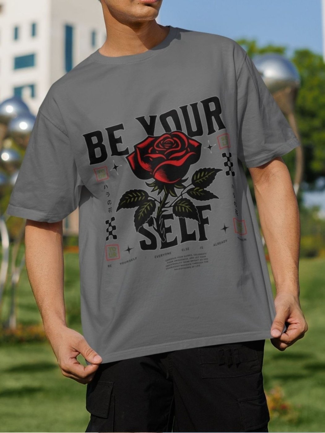 Camiseta Básica Unissex GuGi Flor Be Yourself Chumbo