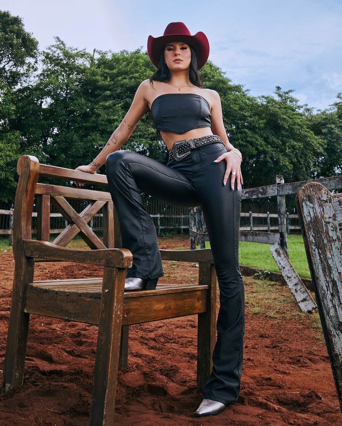 Calça Material Sintético Feminina Flare Pala Reta 22986