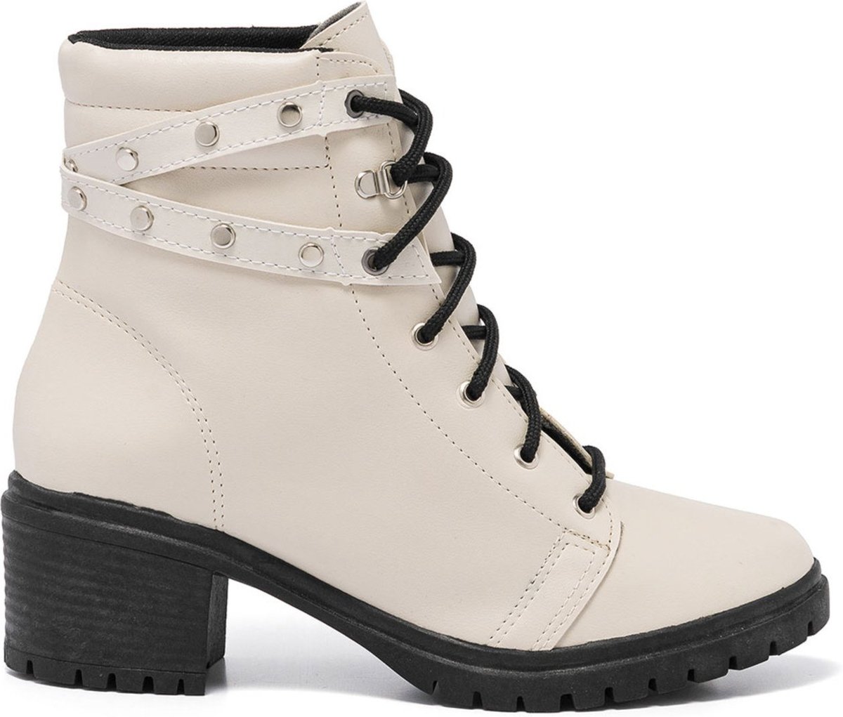 Bota Coturno Feminina Cano Baixo Tratorada Preto Confortável - Tachinhas