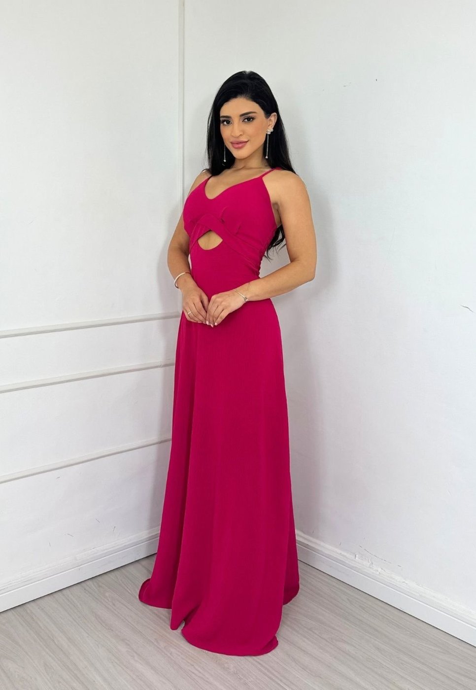 Imagem principal Vestido Longo Alcinha Abertura no Tórax Felicity Cia do Vestido verde Cia do Vestido verde