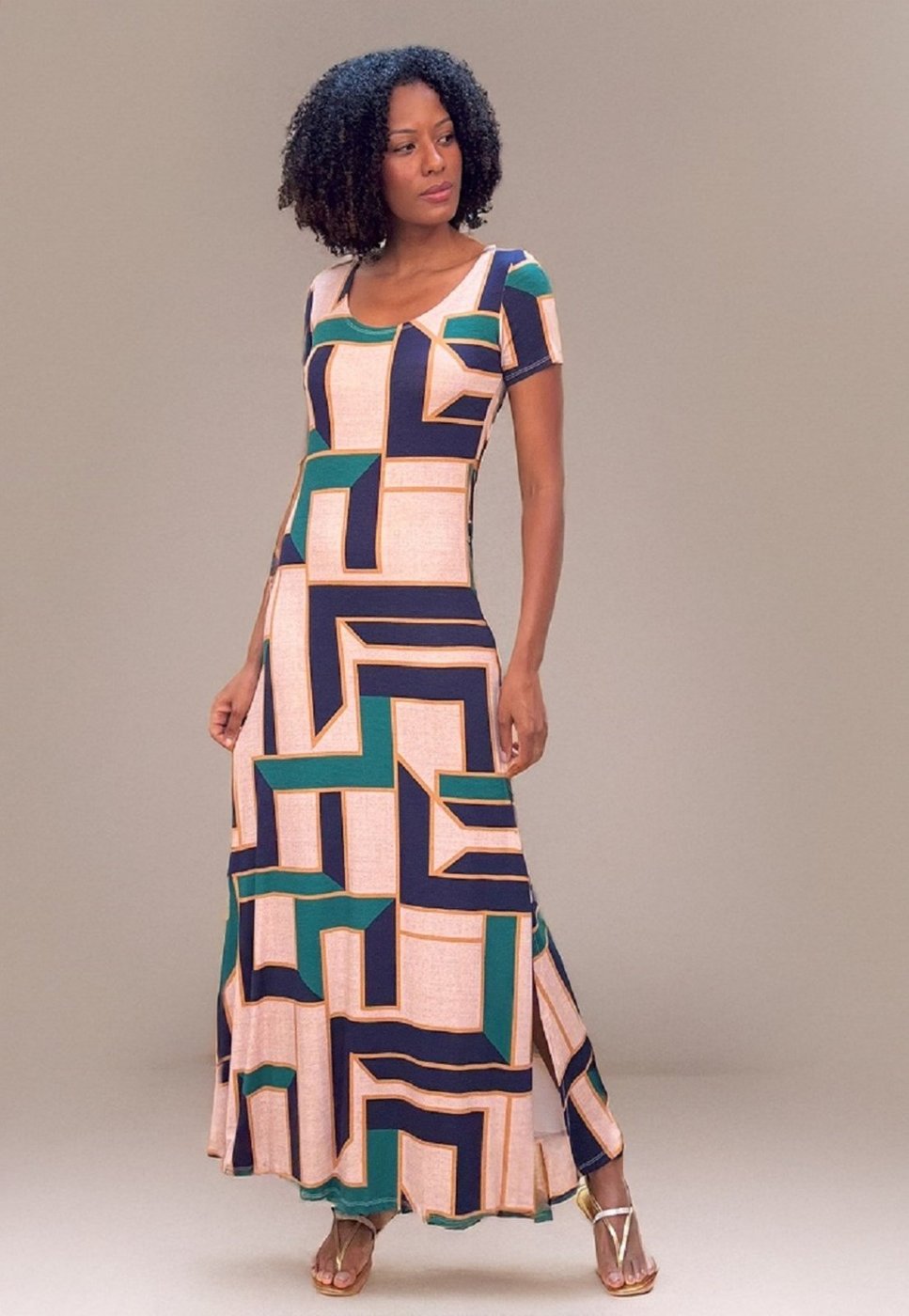 Vestido Longo Malha Gola Canoa Manga Curta Estampa Chapada de Areia