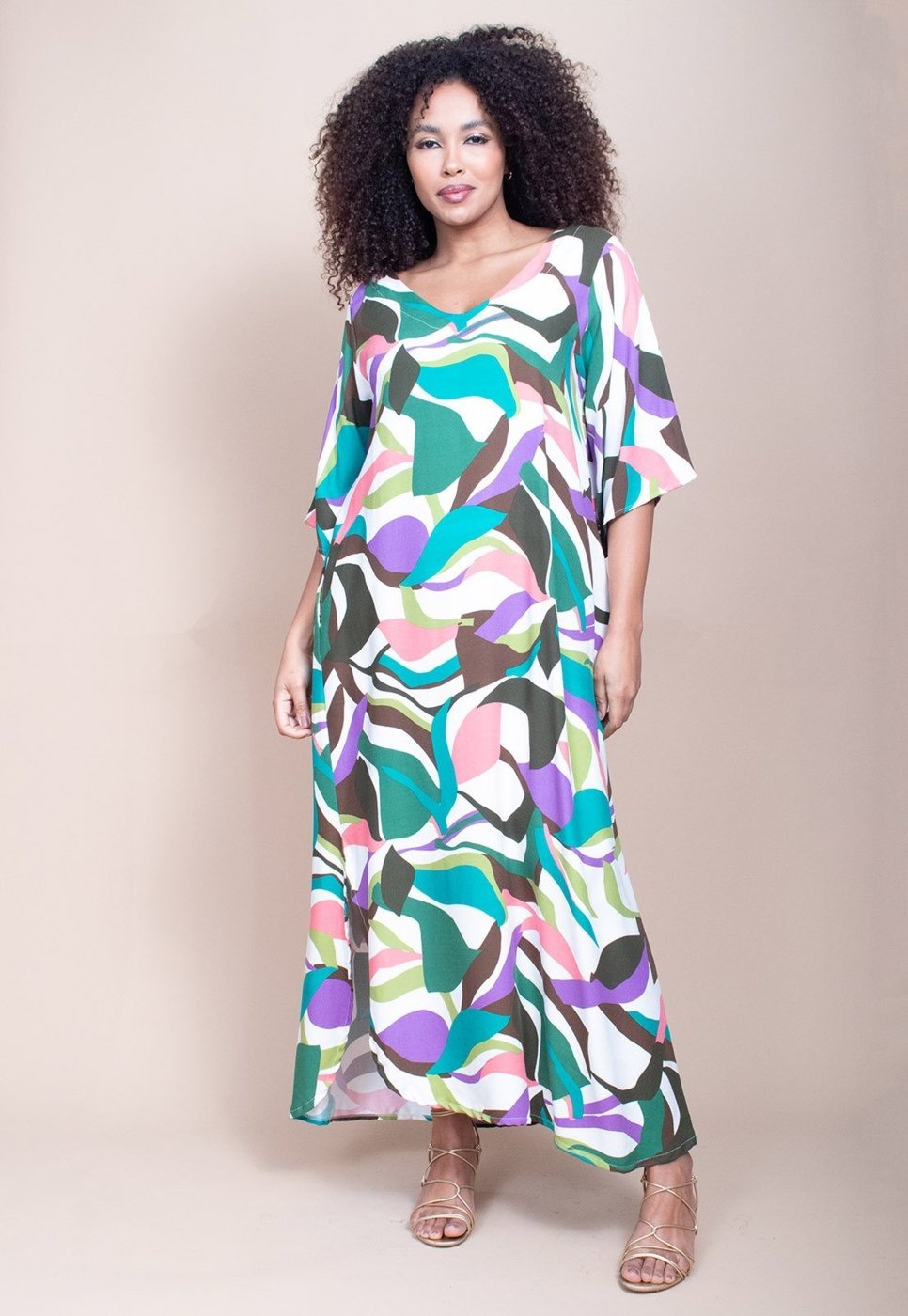 Vestido Cabanafree Midi Abapã Plano com Bolso Estampa Encanto Botânico