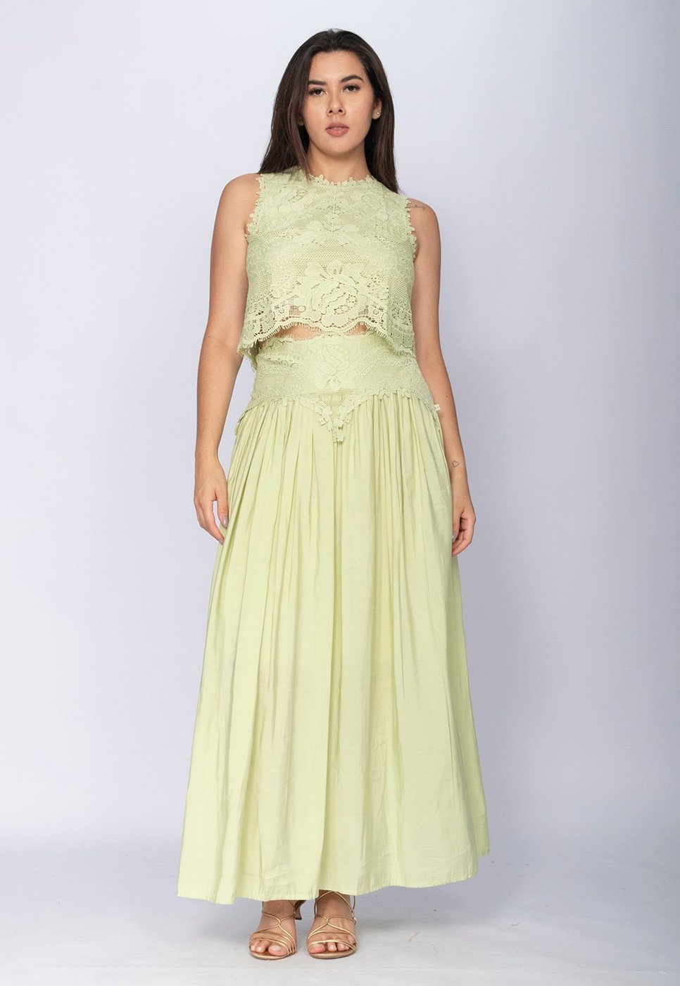 Conjunto Amazonia Vital de Saia e Croped Essência da Mata Renda Capim-Claro