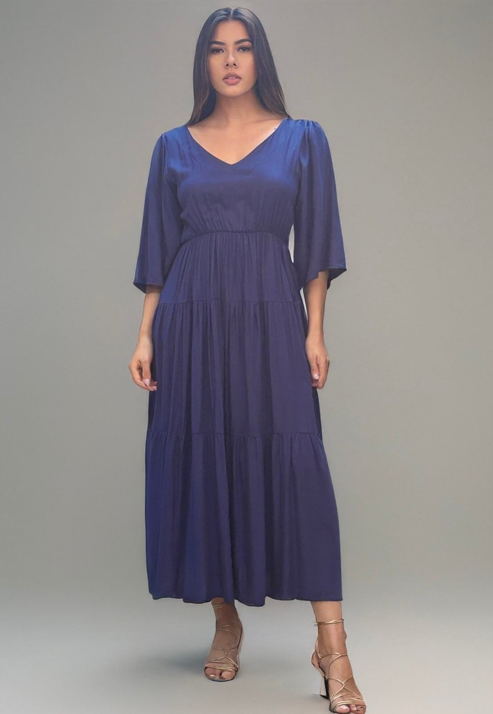 Vestido Longo Cabanafree Plano com Manga e Camadas Marinho