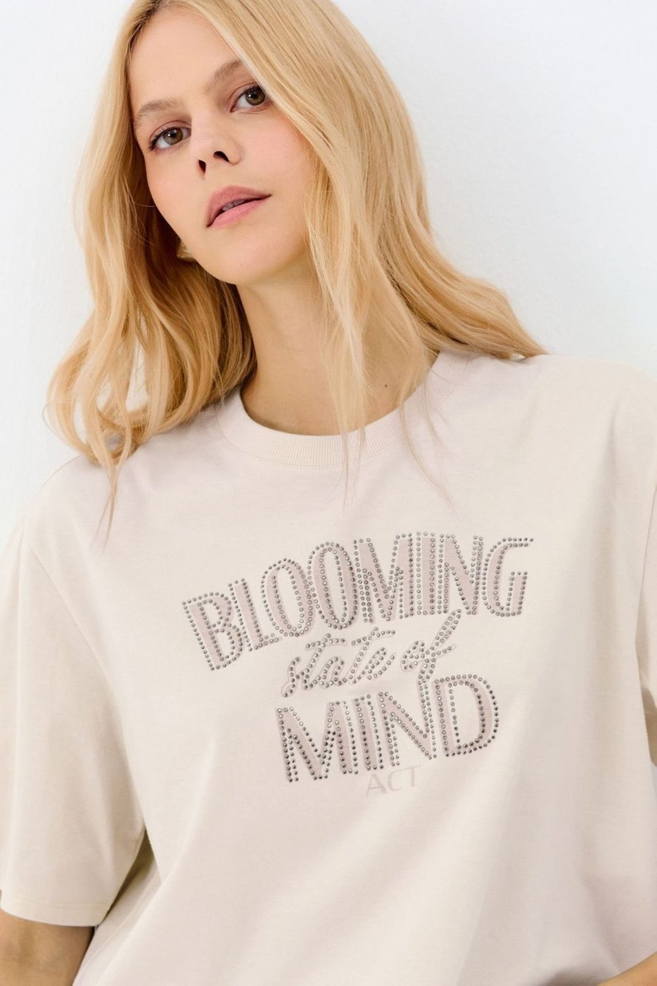 Imagem principal T-Shirt Blooming ACT FEMININO preto ACT FEMININO preto