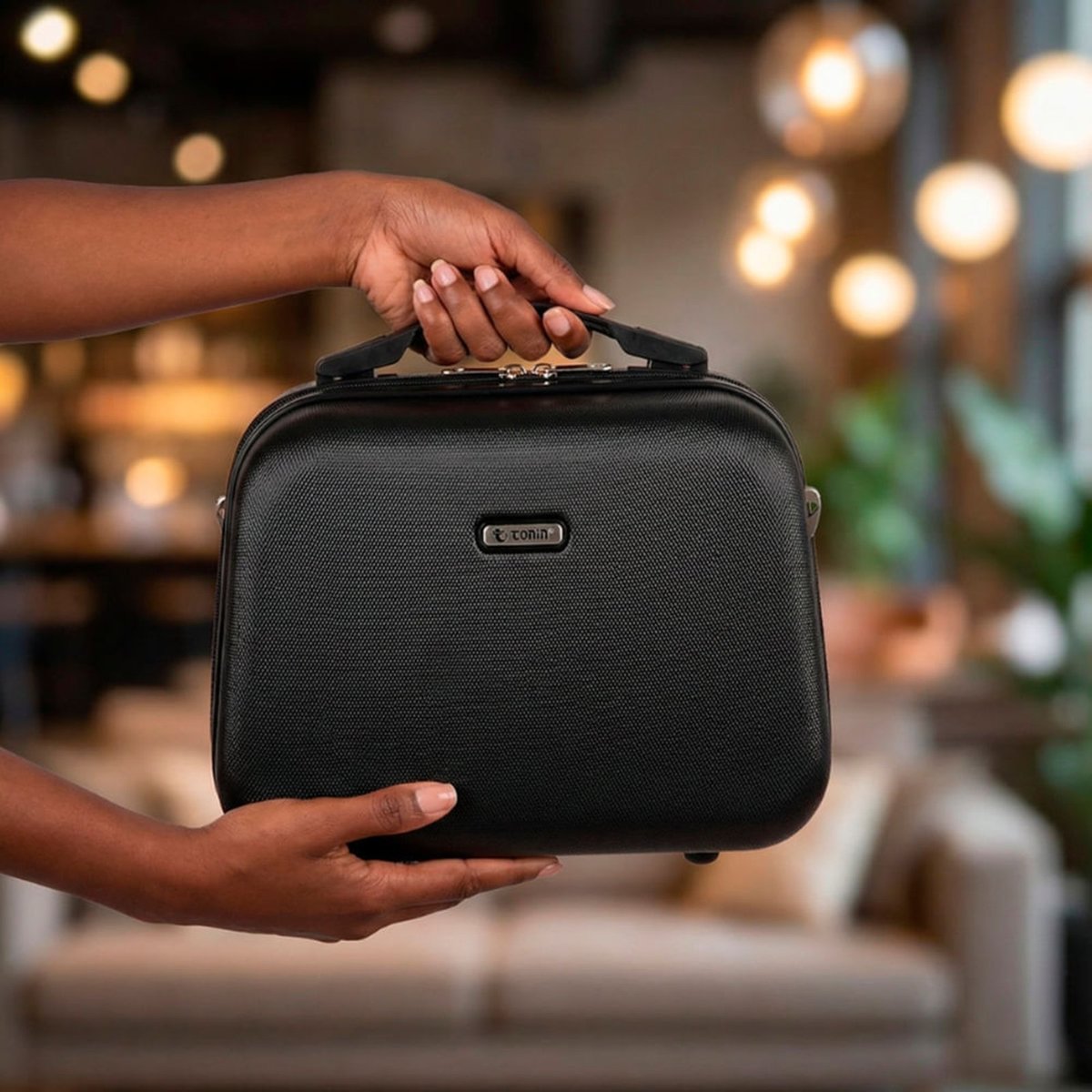 Imagem principal Mala Frasqueira Tonin Rígida ABS Pequena Alça Carona preto Tonin preto