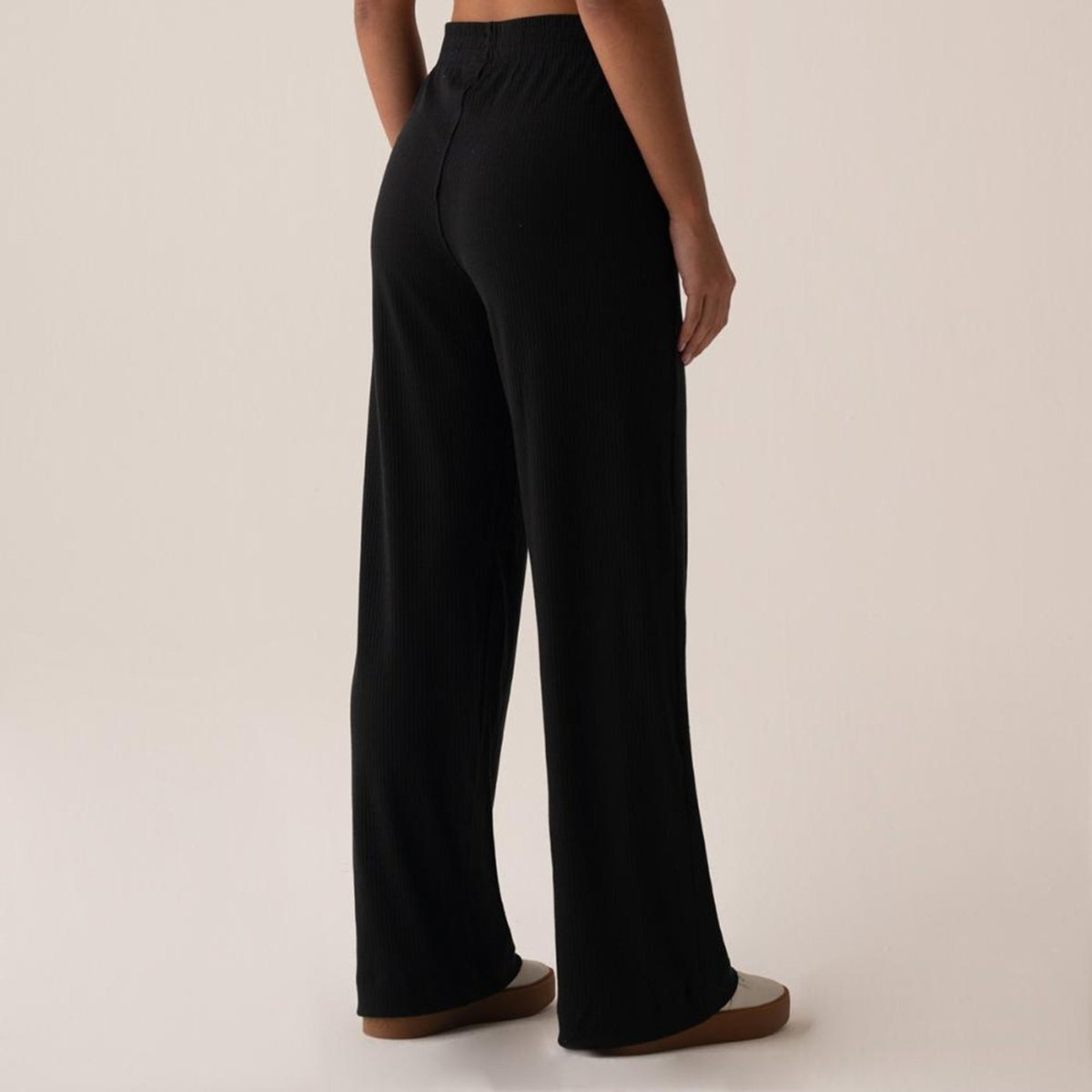 Calça Fila Wide Essentials Canelada Feminina