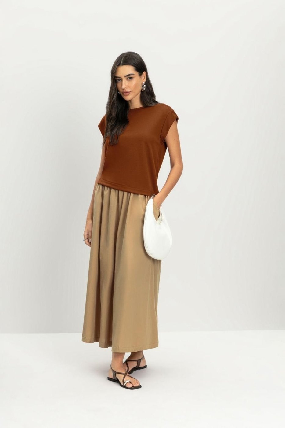 Imagem principal Blusa feminina regata Essendi marrom Essendi marrom