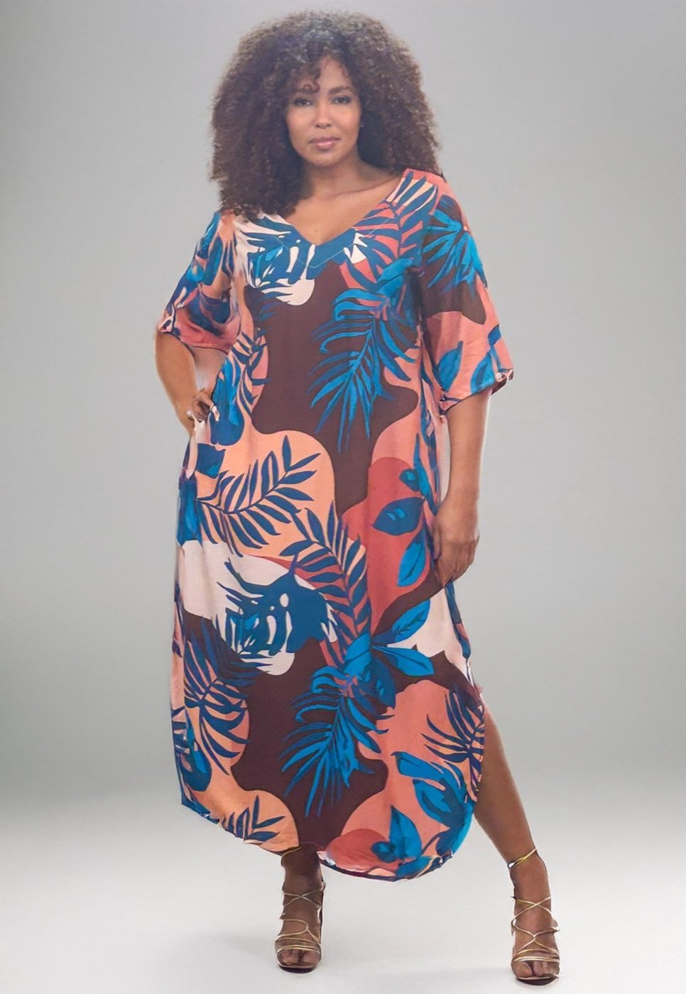 Vestido Cabanafree Midi Abapã Plano com Bolso Estampa Urban Jungle