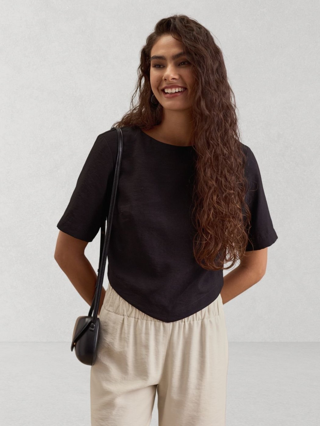 Imagem principal Blusa Via Lessa Savona Barra Geométrica em Viscose Preta preto Via Lessa preto