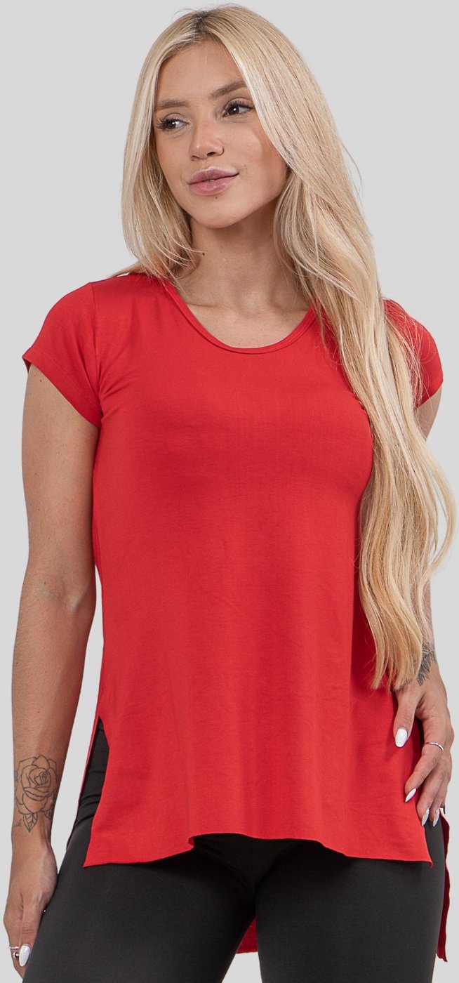 Blusa Diluxo Sobre Legging Vermelha