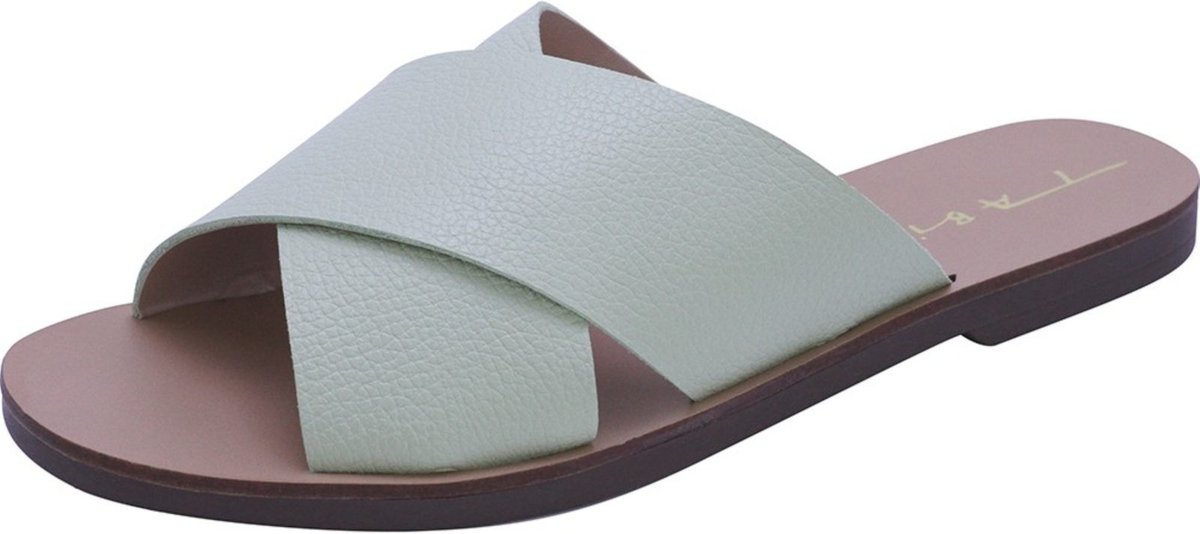 Chinelo Tabita 2981885